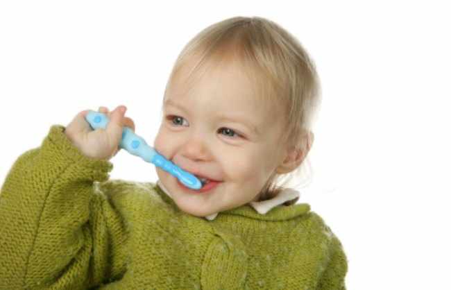 Cuando cepillar los dientes del bebe